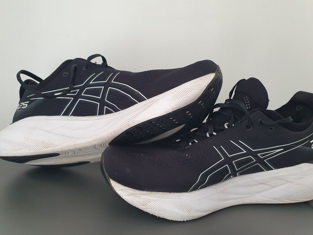 Маратонки за бегачи Asics Gel Nimbus 25