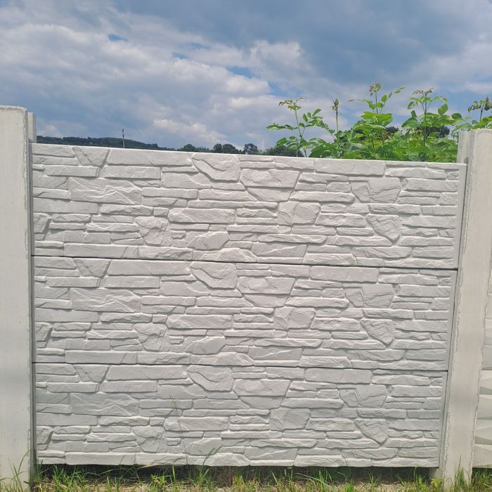 Garduri si Placi pentru Garduri din Beton. Stalpi din Beton