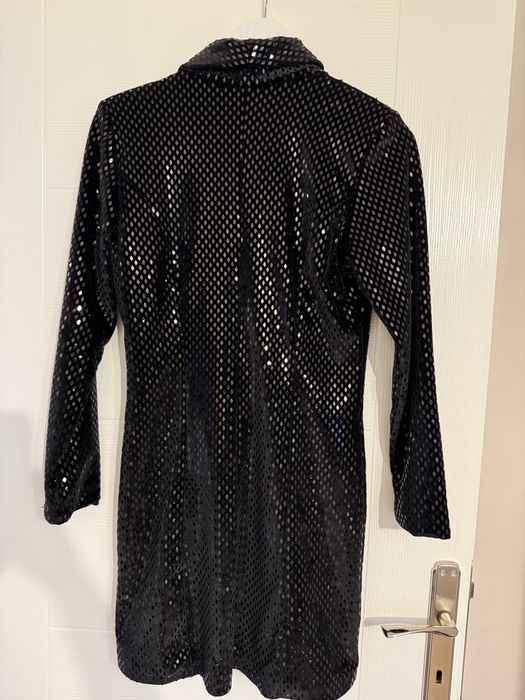 Къса блестяща рокля тип сако: блейзър