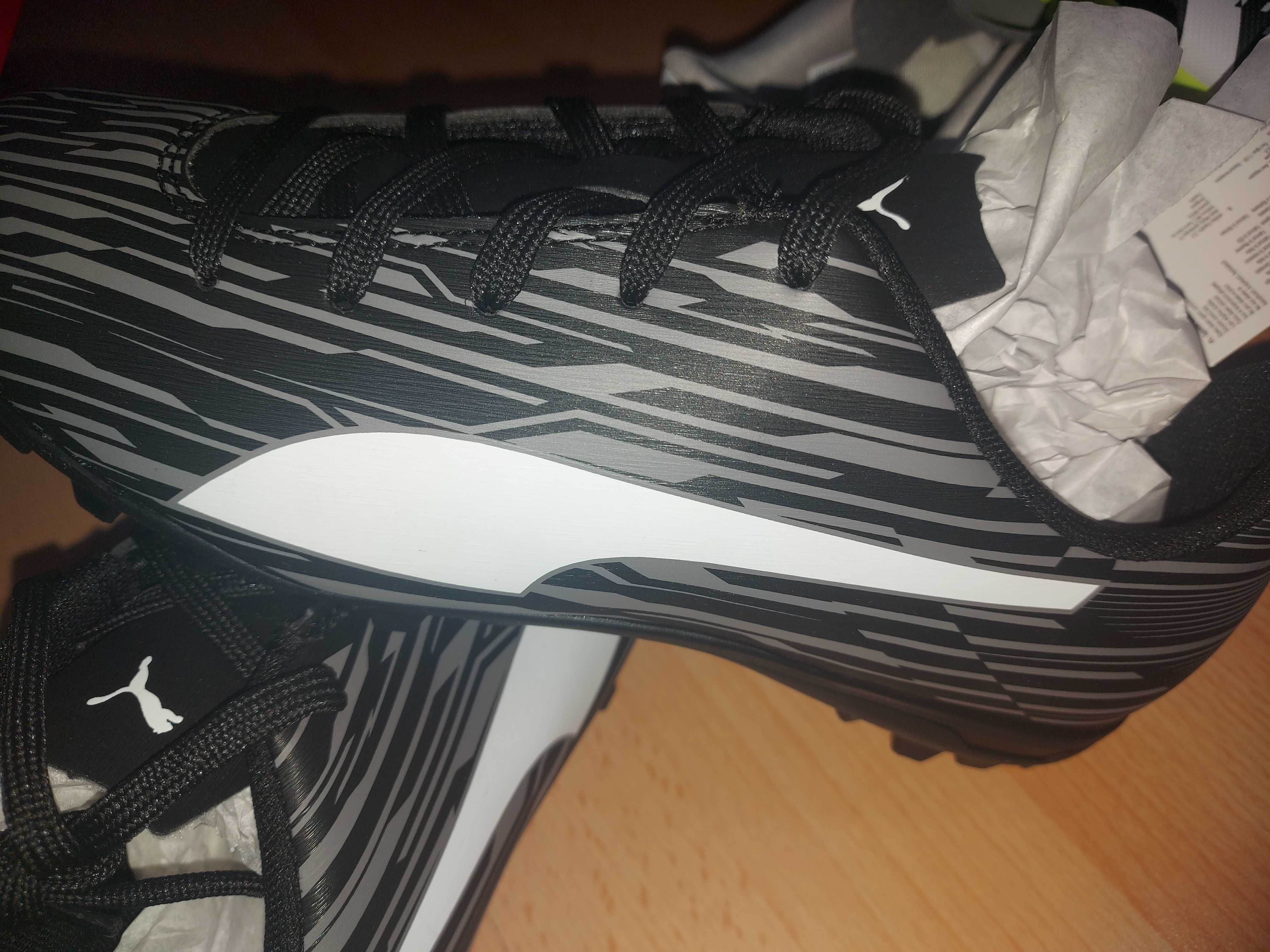 Нови бутонкни за футбол Nike, Adidas Umbro