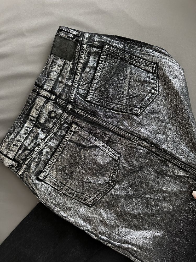 ZARA- пола, къси панталонки, топове