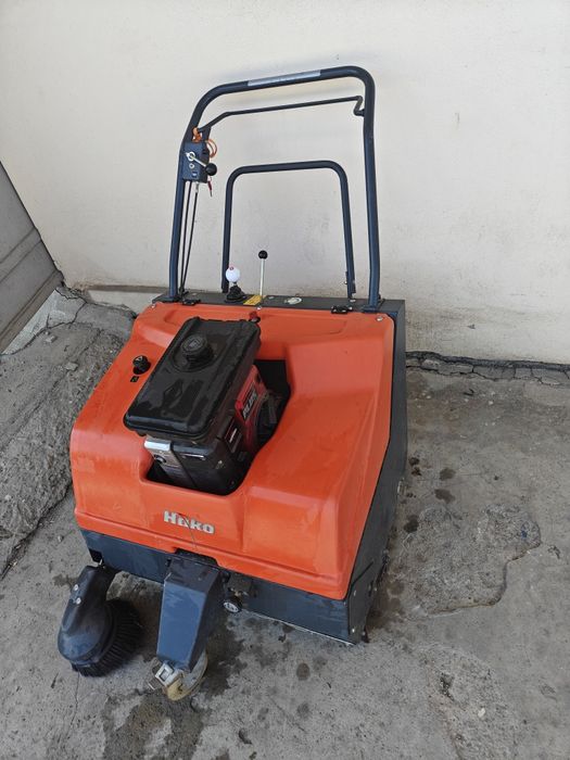 Măturătoare, mătura Hako Hamster 780v, motor termic, baterie