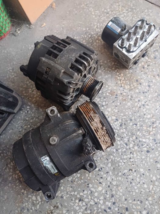 Опел виваро  на части