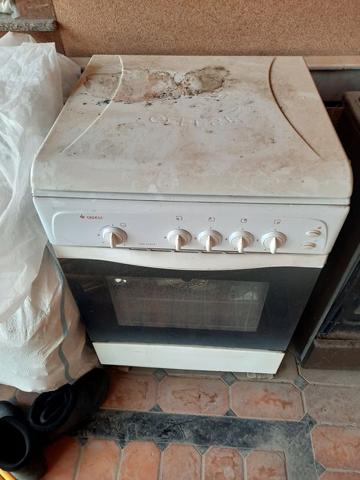 Gaz plita sotiladi