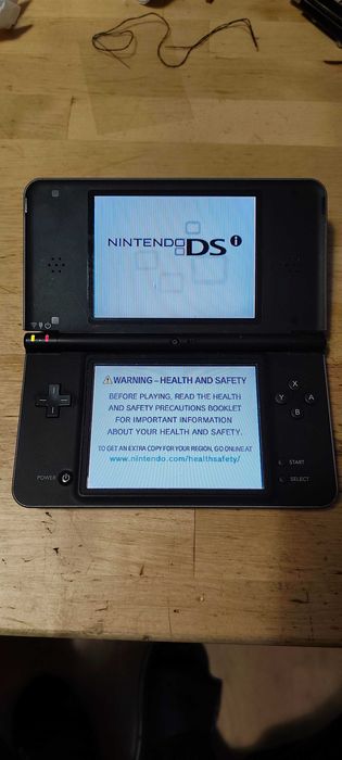 Nintendo DSi XL în perfectă stare de funcționare