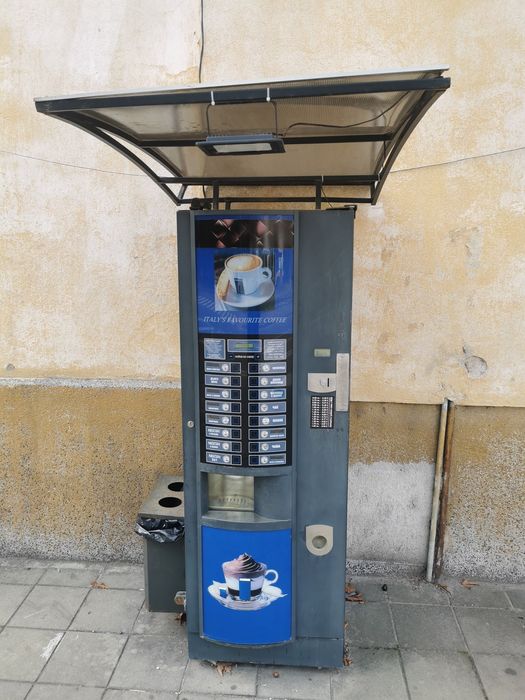 Вендинг спацйо тач скрйин врата