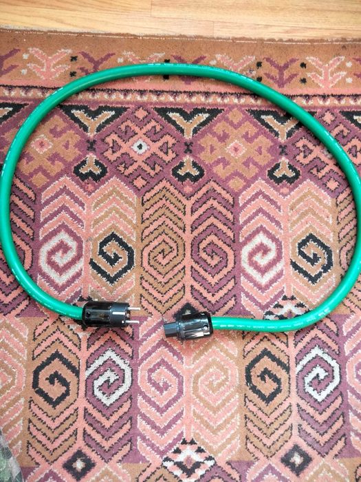 Сетевой кабель для аудиотехники