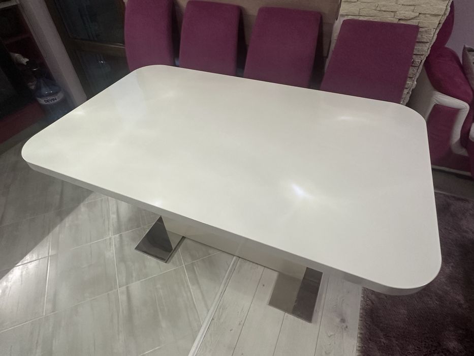 Трапезна Маса-Бял гланц