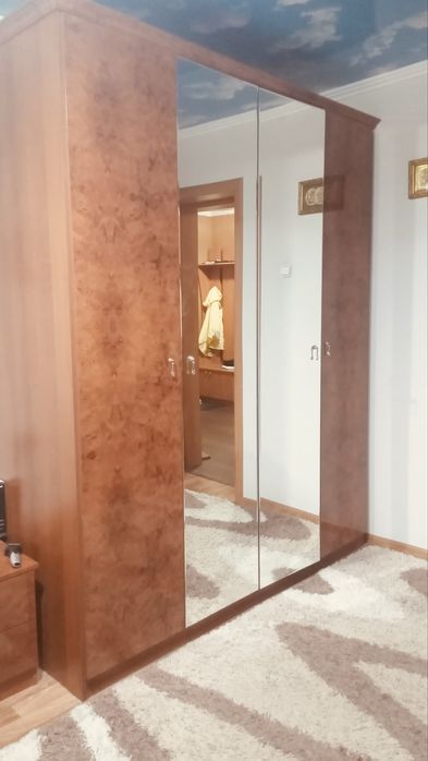 Продается спальный гарнитур