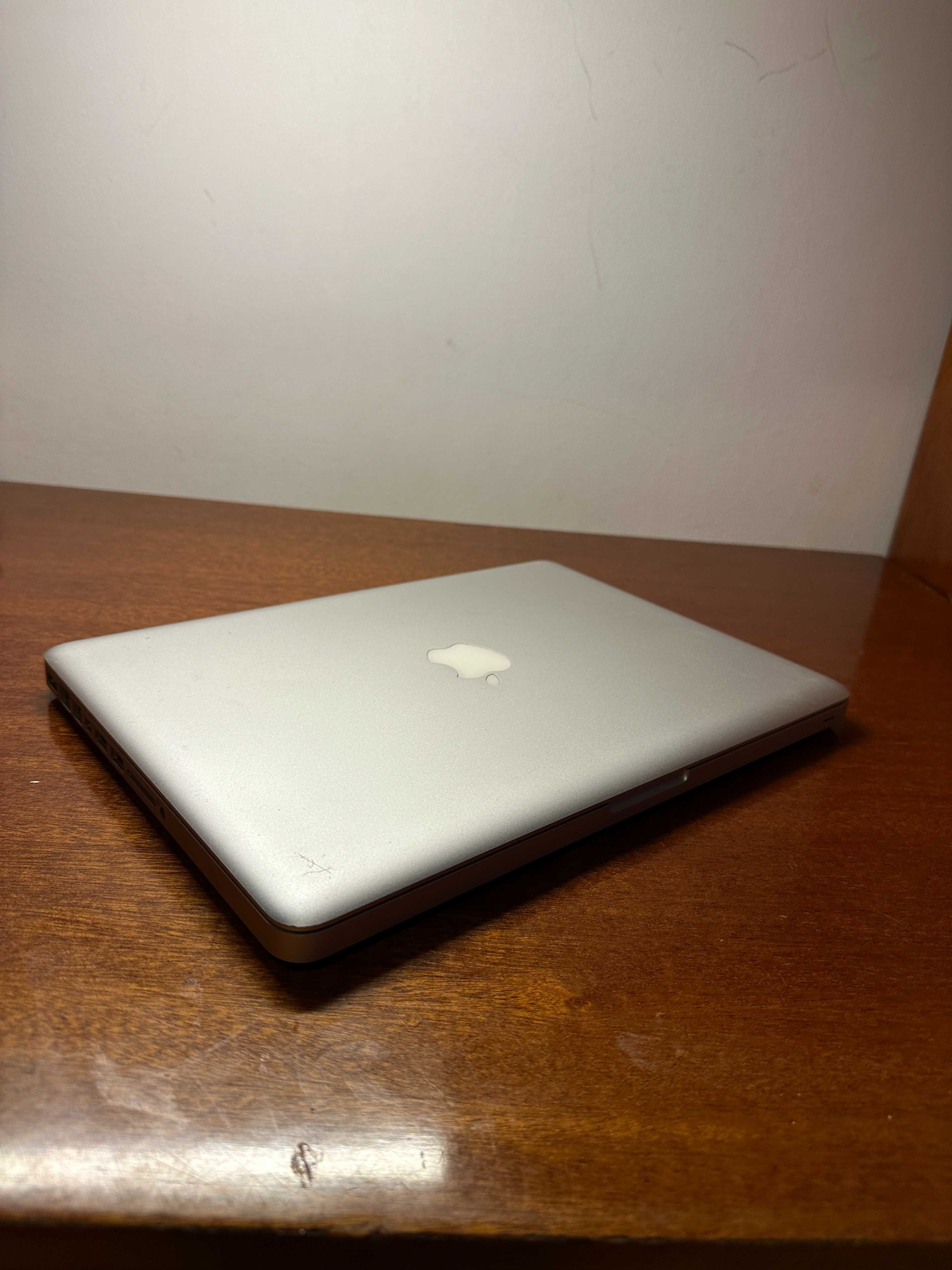 laptop apple macbook pro 2011, core i5, ios high sierra ram 4 gb