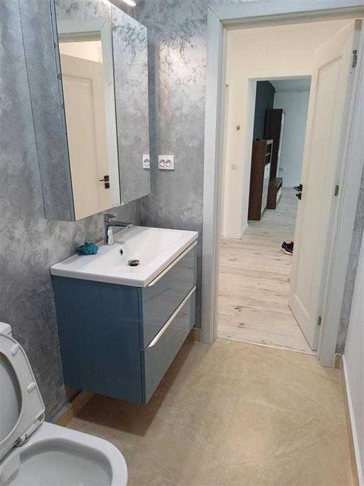 Inchiriez in Floresti Ap. 2 cam. (53m2), cu terasa de 50m2 si parcare.
