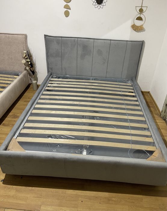 Pat tapitat cu somiera rabatabila