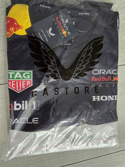 Tricou oficial Red Bull Racing Castore 2025

Preț: 300 lei (negociabil