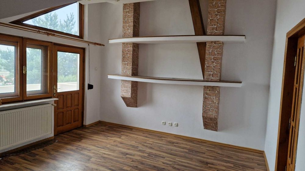 Imobil stradal, stadion Pitesti, pretabil diverse activitati