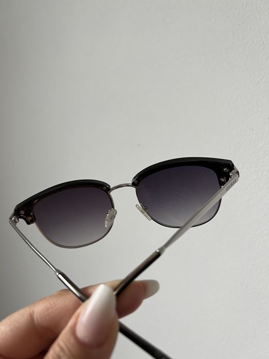Ochelari de soare Guess