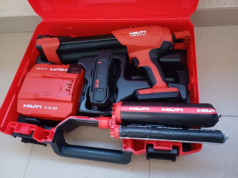 Vând acumulator,set burghie, cuie pistol hilti bx3,filetanta sbt 6-22