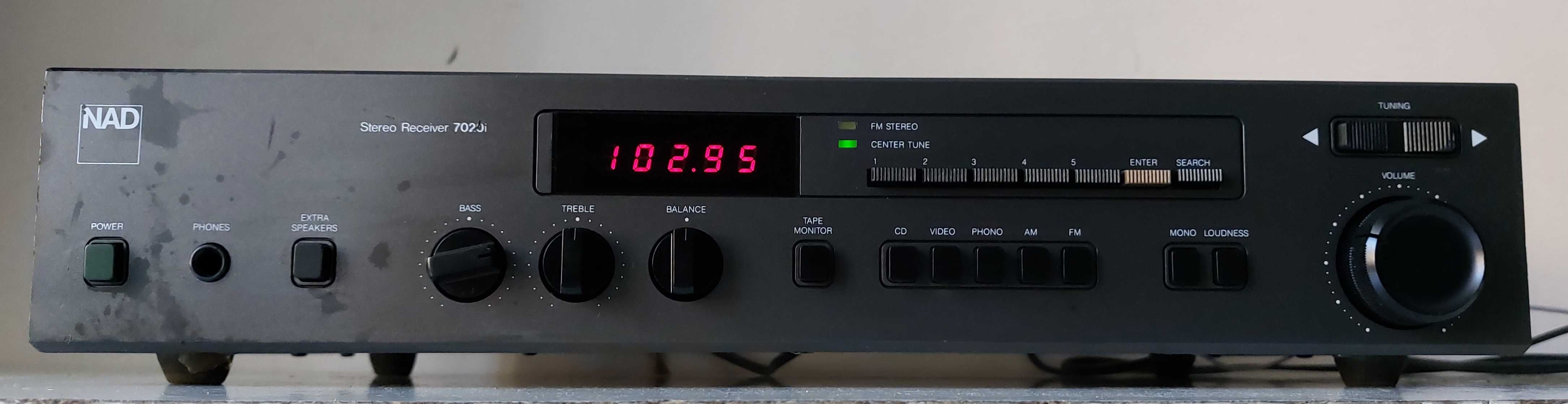 Majestatea sa NAD 7020i muzica la amplificator stereo vintage muzica