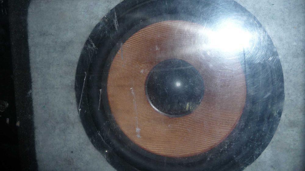 Vand tub de bass auto kevlar