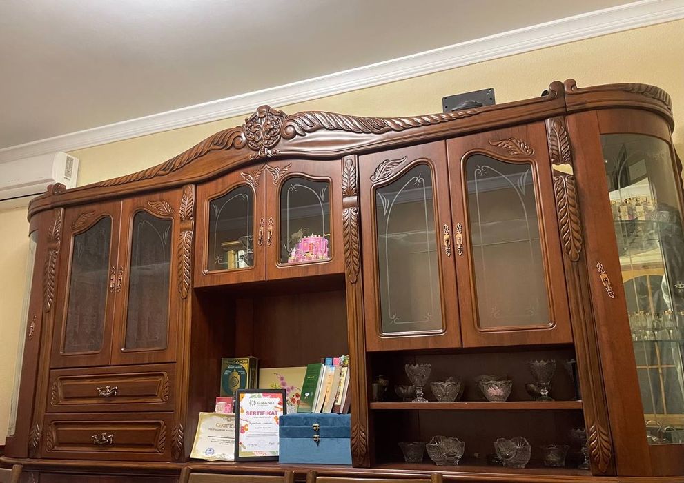 Котта ойнали шкаф