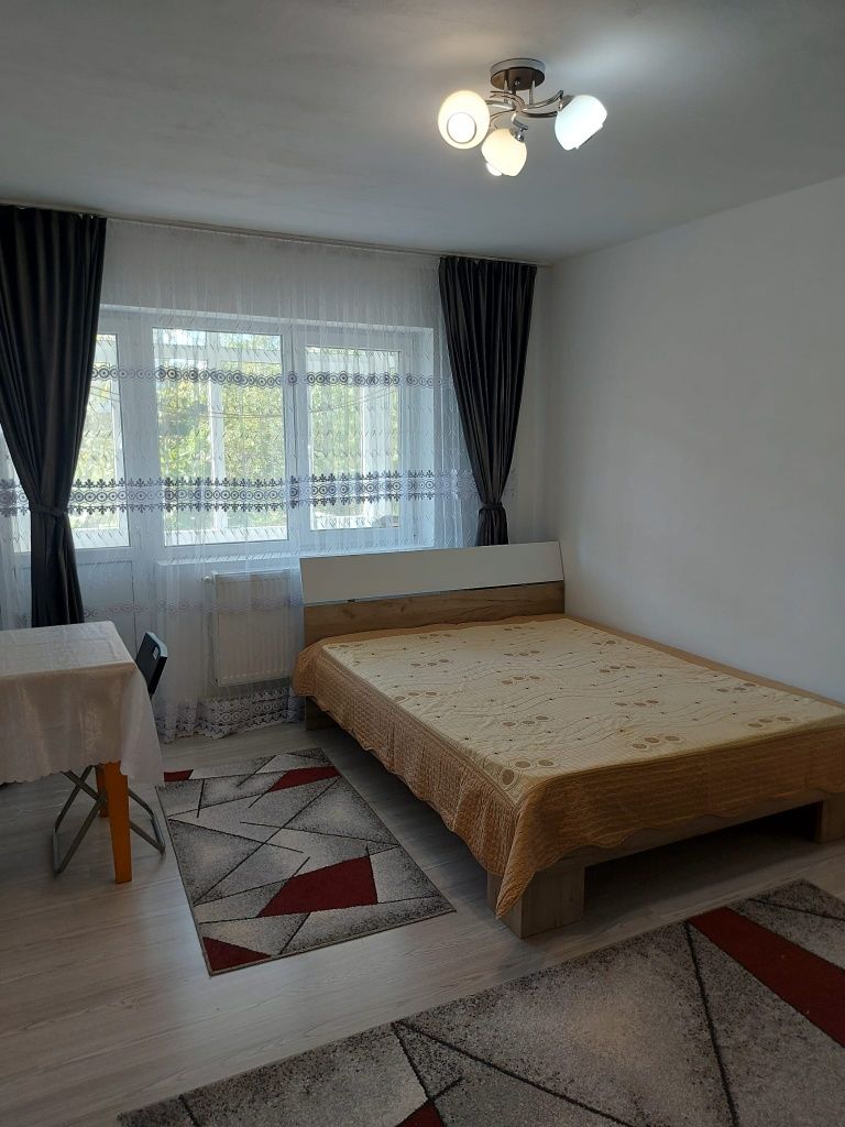 Inchiriez  apartament 2 camere
