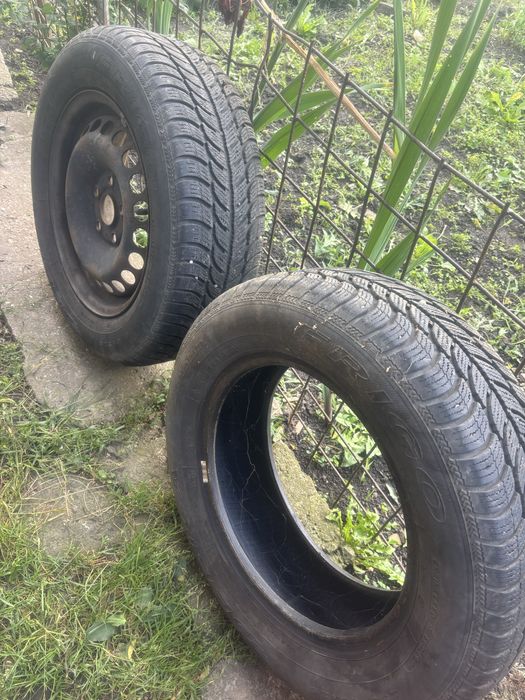Cauciucuri cu tot cu janta