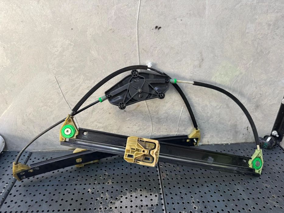 Macara geam electric dreapta fata audi a4 b8 8k 8k0837462