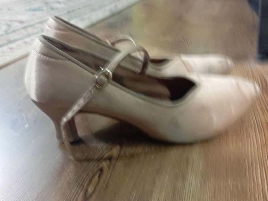 продаю тефли женские бальные