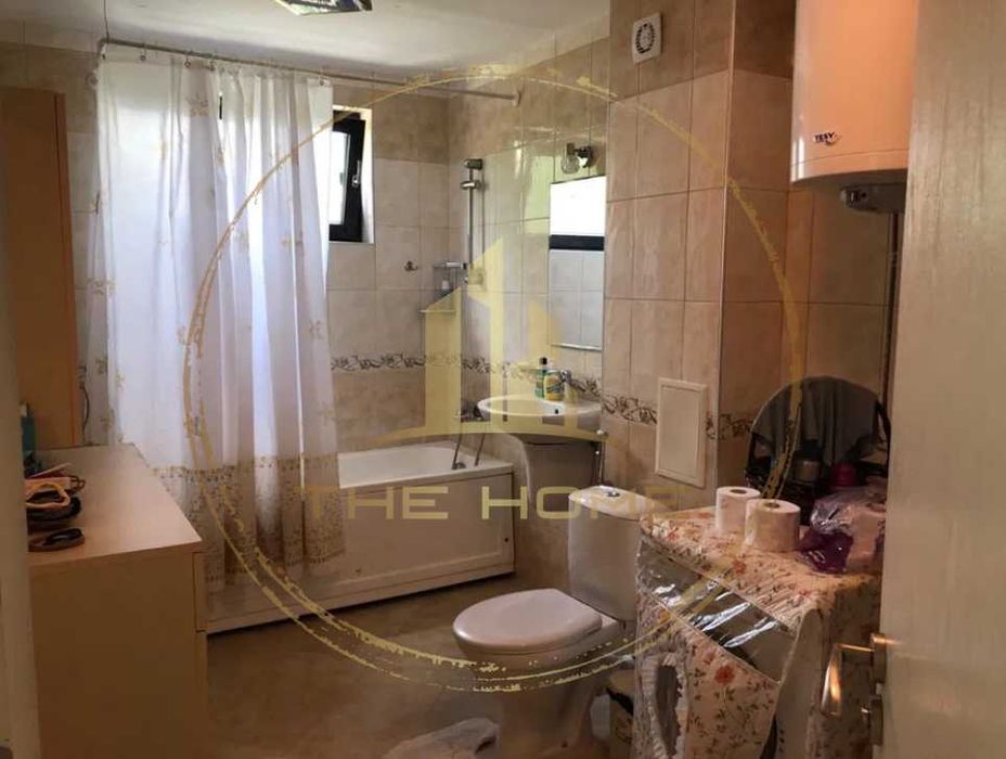Просторен 4 стаен Траката