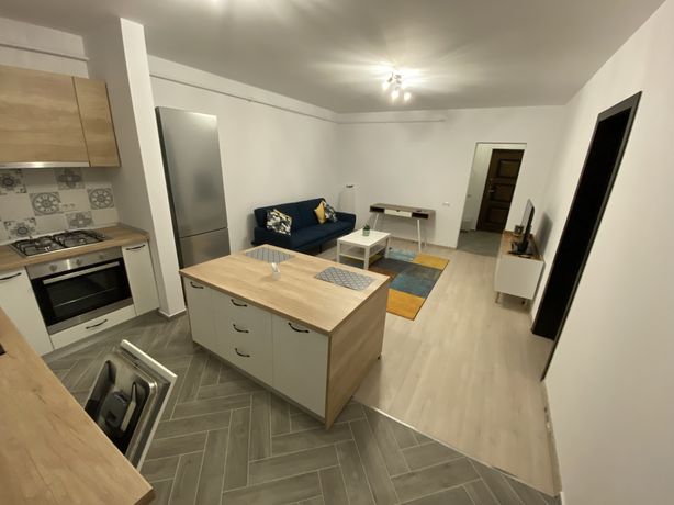 Apartament semidecomandat, tip Studio-2 camere