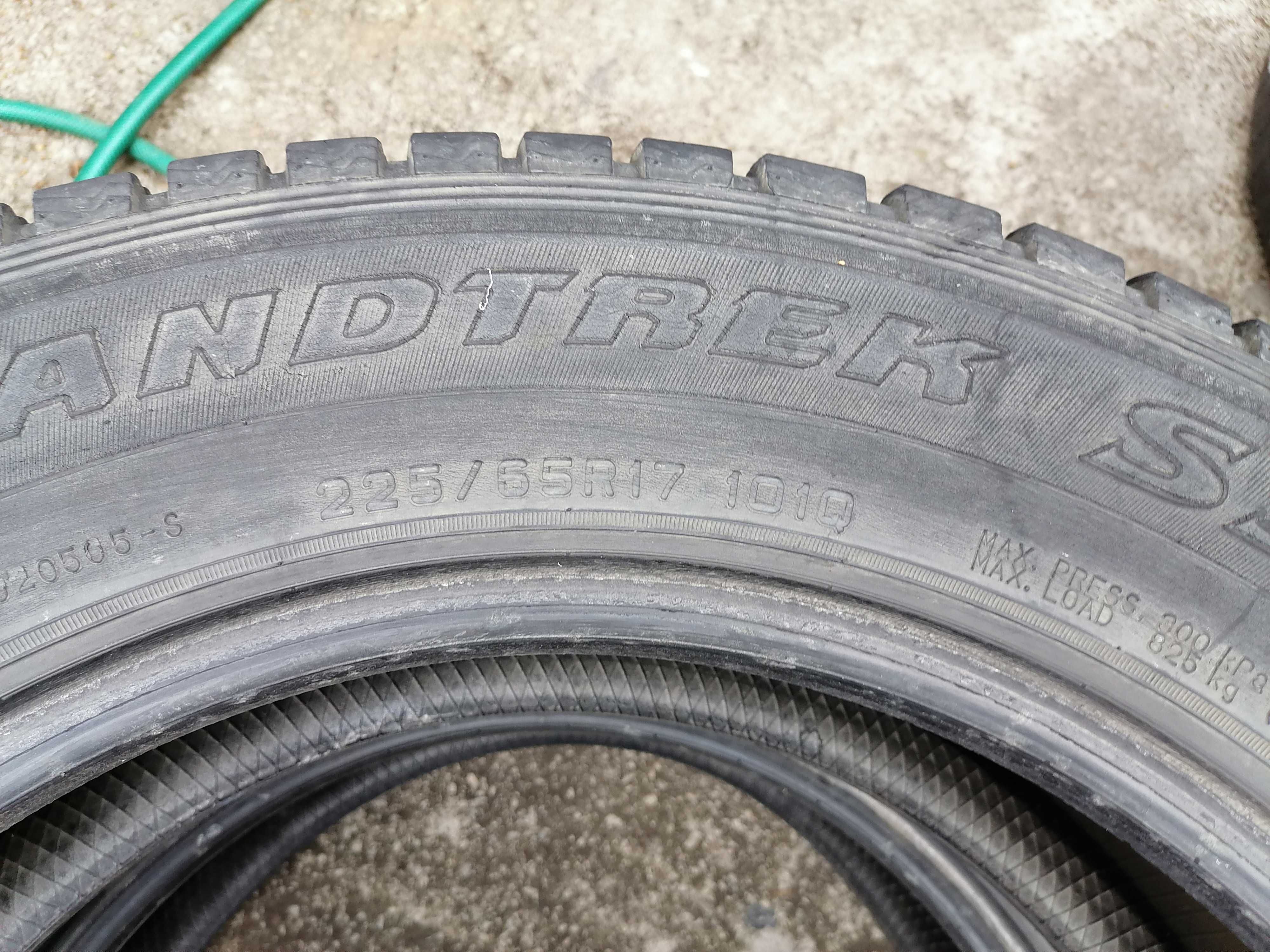 225/65/17 2бр.Dunlop Зимни гуми