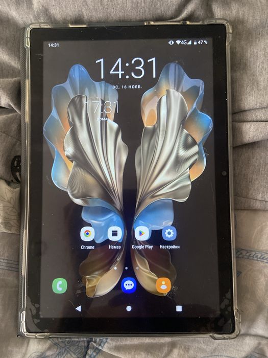 Плоншет 32 гига памяти