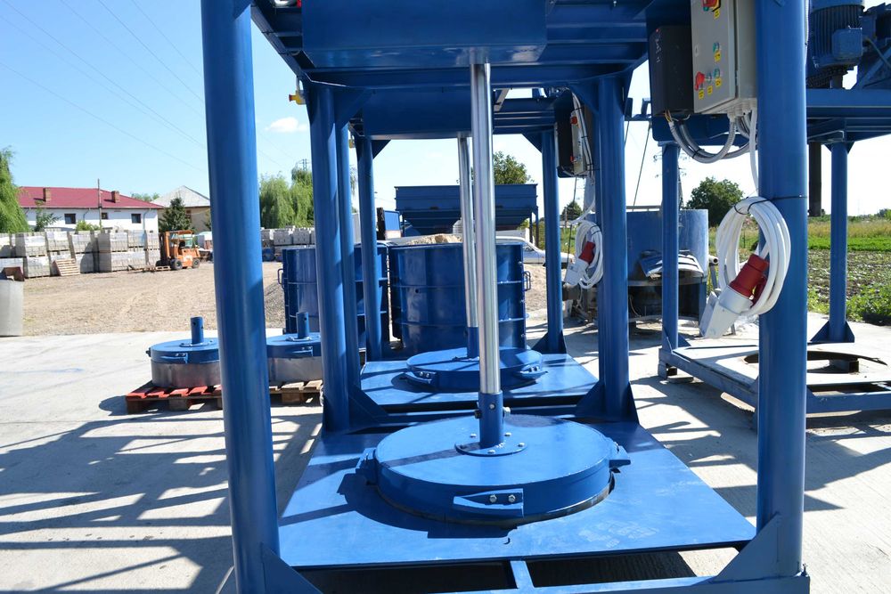 Masina pentru fabricat tuburi/ camine din beton