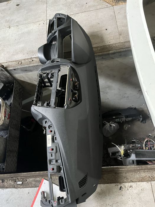 Арматурно табло бмв 1 ф20 ( armaturno tablo bmw f20 )