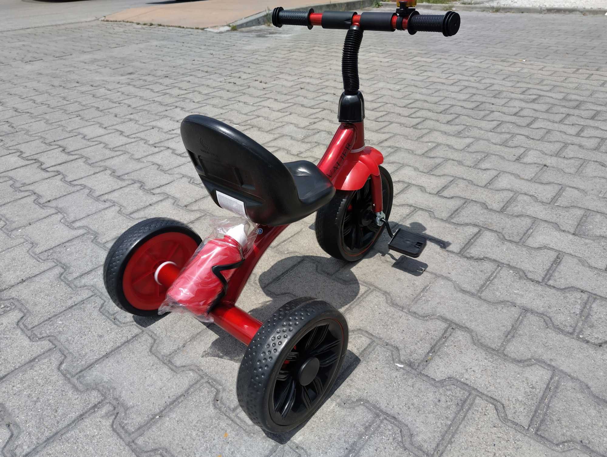 BYOX Триколка Cavalier Lux червен