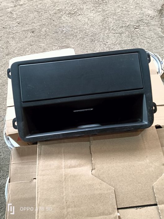 Переходная рамка на однодиновую магнитолау с  кормашеком