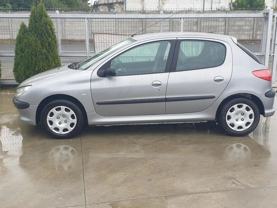 Peugeot 206 Primul proprietar/Stare buna/Geamuri electrice fata/Radio CD/AC