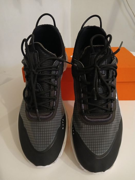 Nike react live black