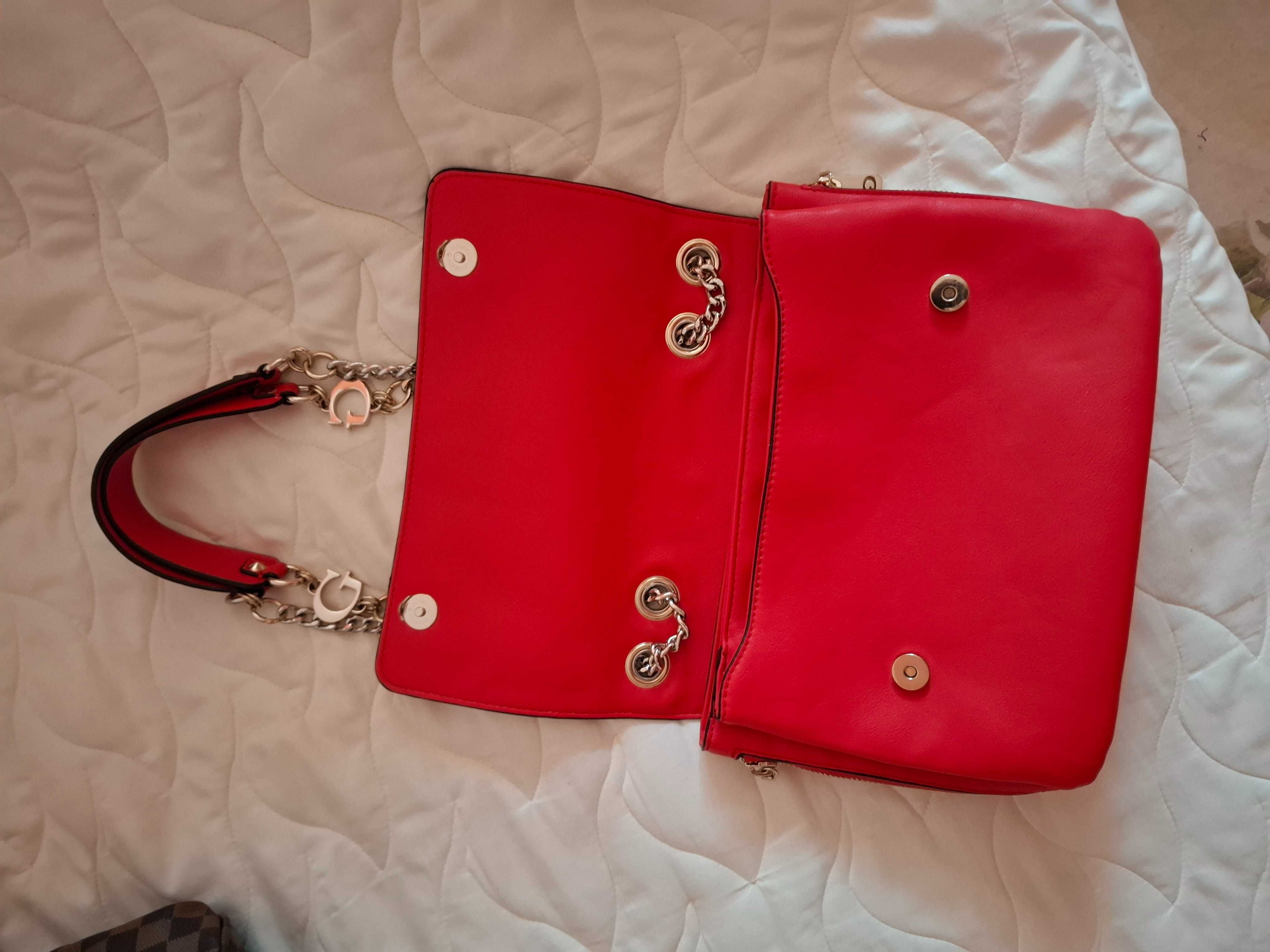 Дамска чанта Guess