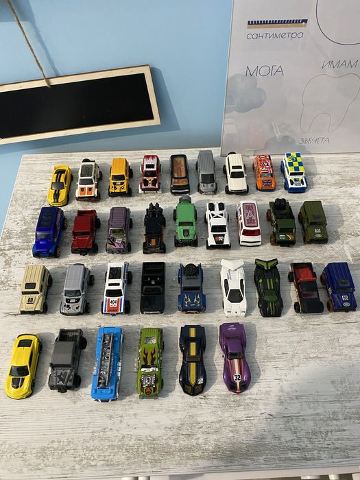Hot wheels - колички