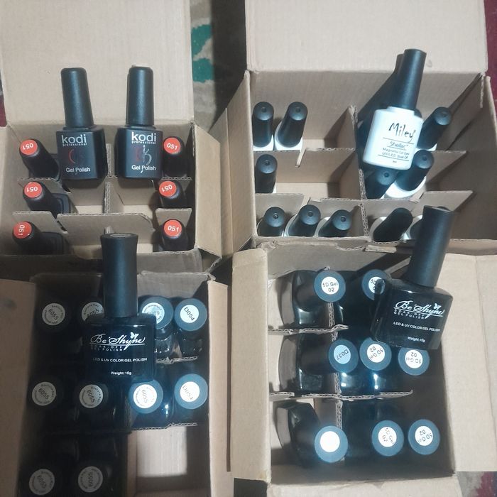 Лаки и гель для ногтей