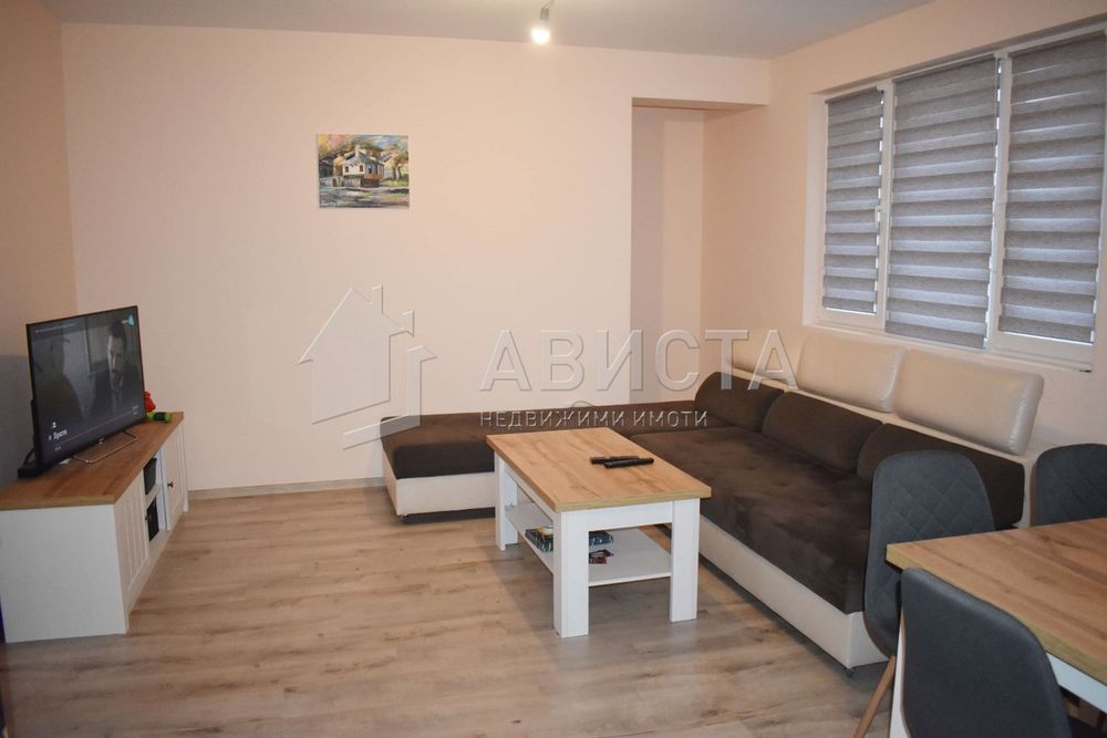 Продава се Четиристаен апартамент в София, Надежда 2 - 123 кв.м за 2025 €/кв.м - Снимка #1