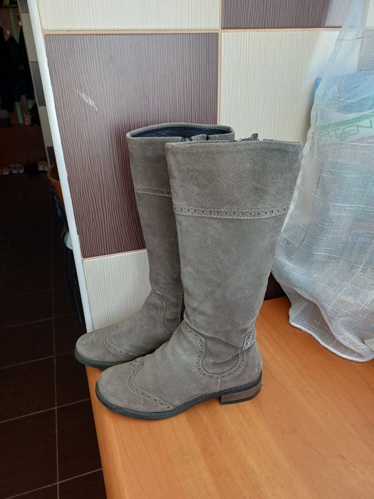 Vand cizme de dama din piele naturala  intoarsa.