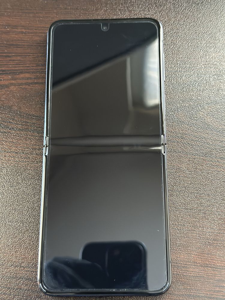 Samsung Galaxy Z Flip5, 8GB RAM, 256GB, Graphite КАТО НОВ! В Гаранция!