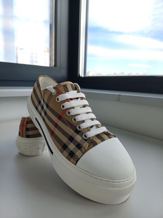 Teniși Dama Burberry, mărimea 37