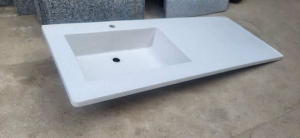 Продаётся раковина из искусственного камня