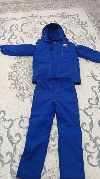 Продам зимнюю спец одежду. Размер 50 рост 5..