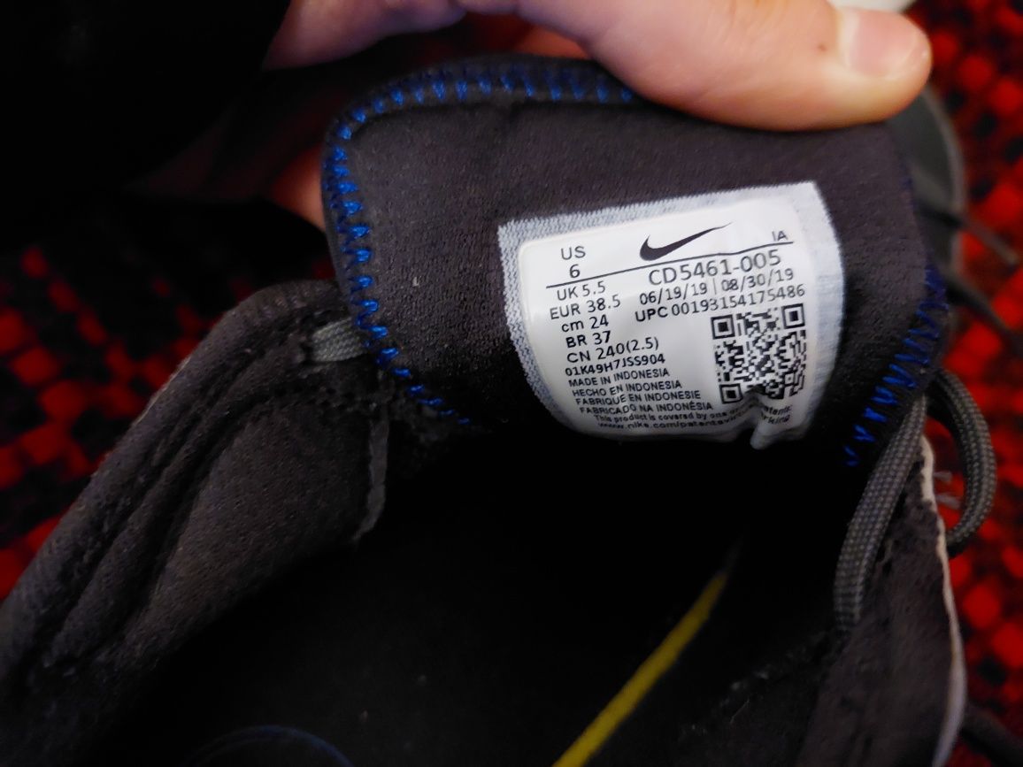 Adidasi Nike Atsuma marimea 38,5.