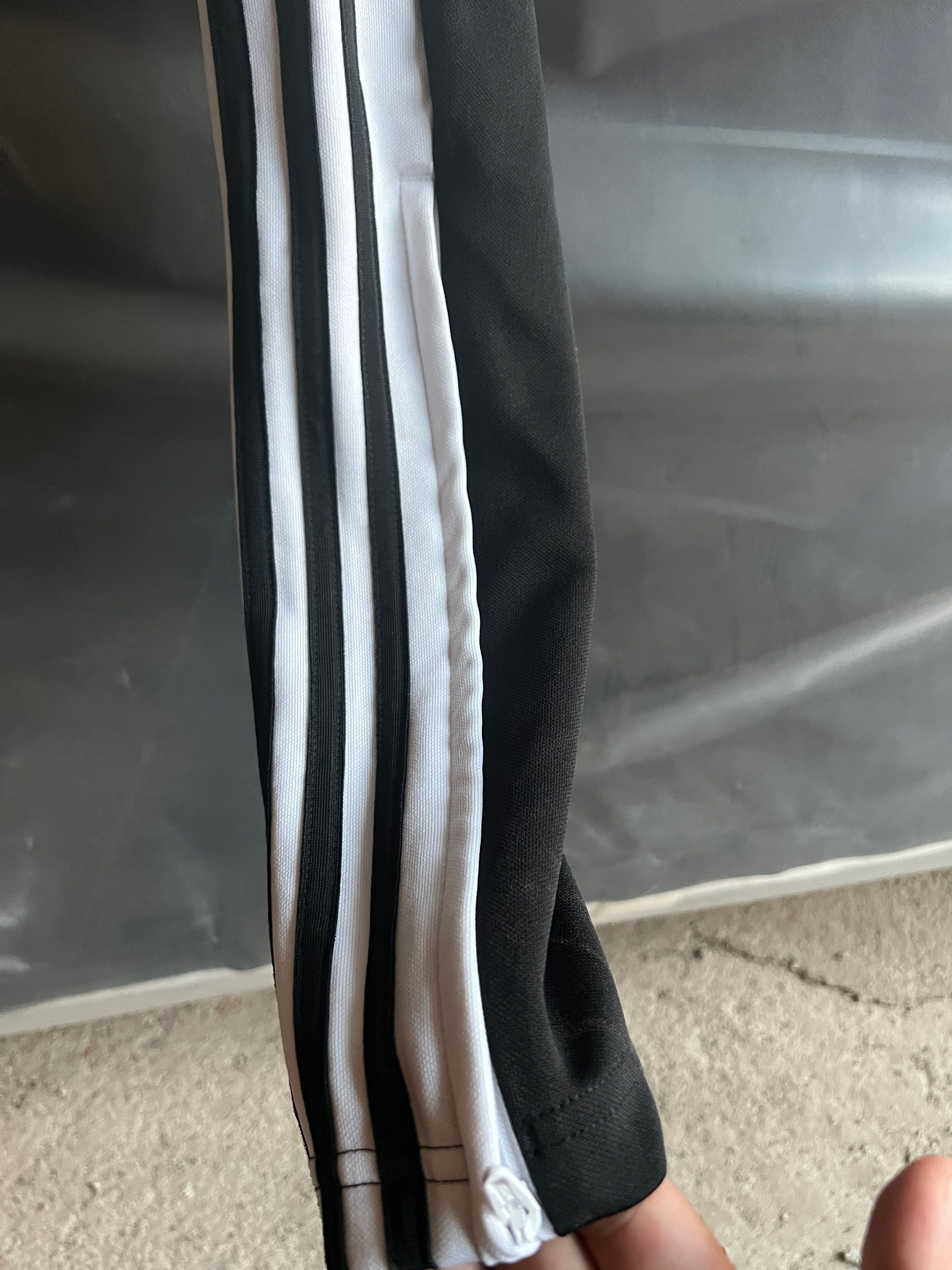 Adidas екип тениска,къси панталони,и дълги панталони