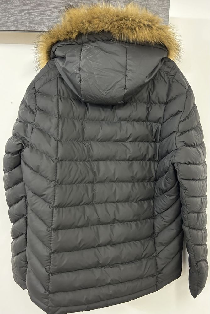 Geaca Moncler cu puf sintetic