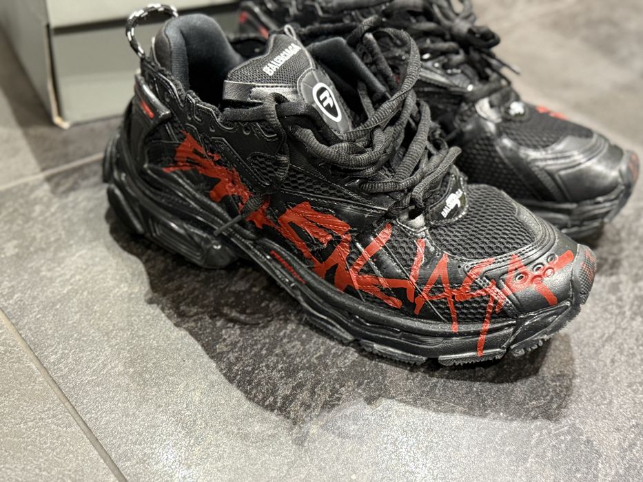 Balenciaga runner black